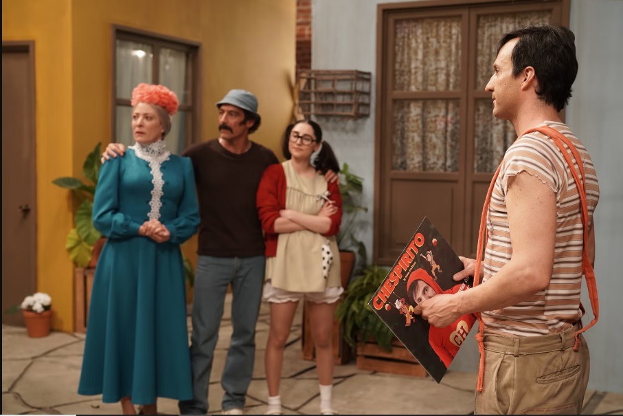 La bioserie de Roberto Gómez Bolaños termina con homenaje y polémica familiar