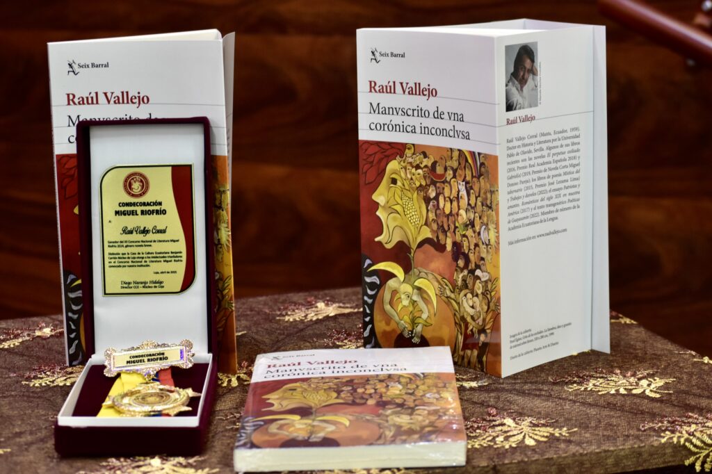 La obra "Manuscrito de una crónica inconclusa" de Raúl Vallejo Corral fue galardonada en la categoría de novela breve del XII Concurso Nacional de Literatura Miguel Riofrío 2024.