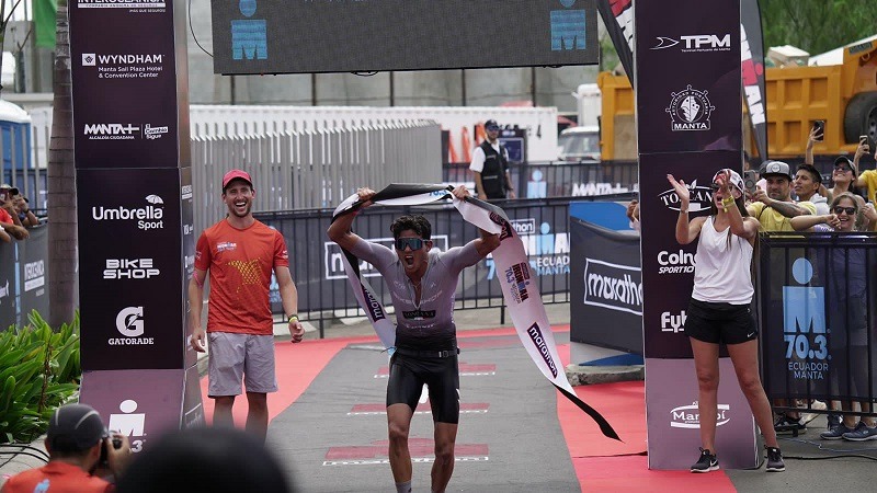 Armando Matute en el 2023 cuando ganó el Ironman 70.3.