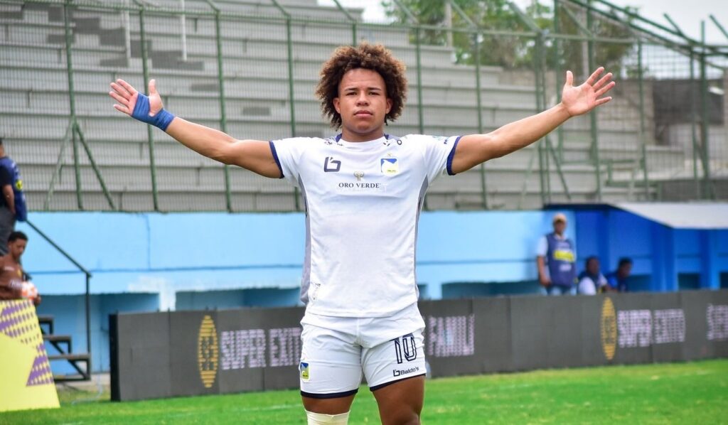 Erick Mendoza, ha marcado 6 goles esta temporada en Delfín SC.