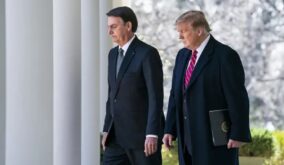 El presidente Donald Trump recibió al expresidente de Brasil, Jair Bolsonaro. FOTO: Europa Press.