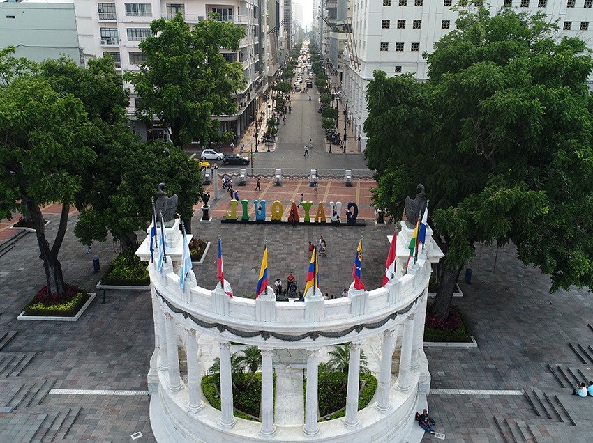 El Municipio de Guayaquil organiza la tradicional Sesión Conmemorativa a las 16:30 en la icónica intersección de las avenidas Malecón y 9 de Octubre.