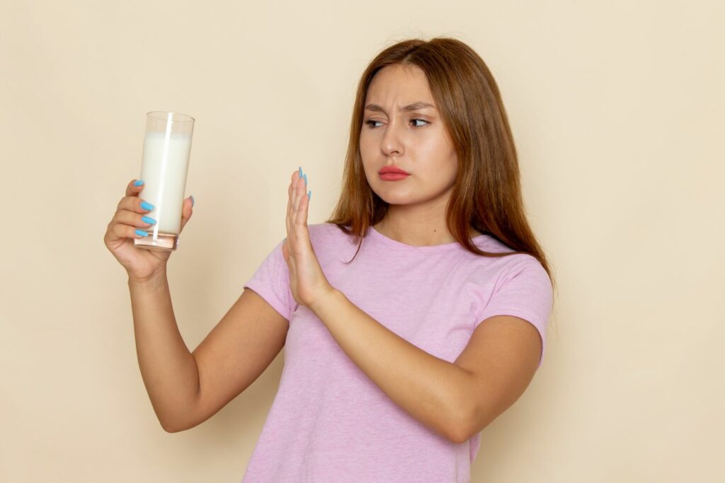 Intolerancia a la lactosa y alergia a la leche: aprende a diferenciarlas y qué puedes comer