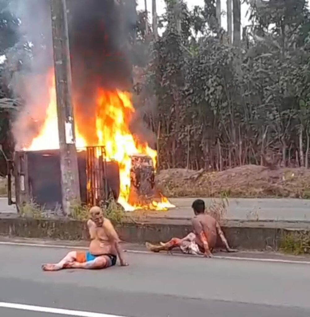 ¡Escaparon del fuego! Tres hombres se salvan de morir calcinados en accidente en El Carmen