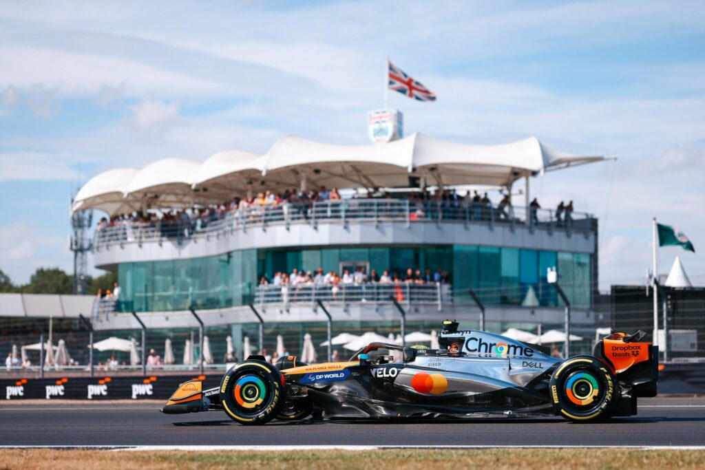 ¡Otra vez! Lando Norris supera a los Ferrari en la primera jornada de libres en Silverstone