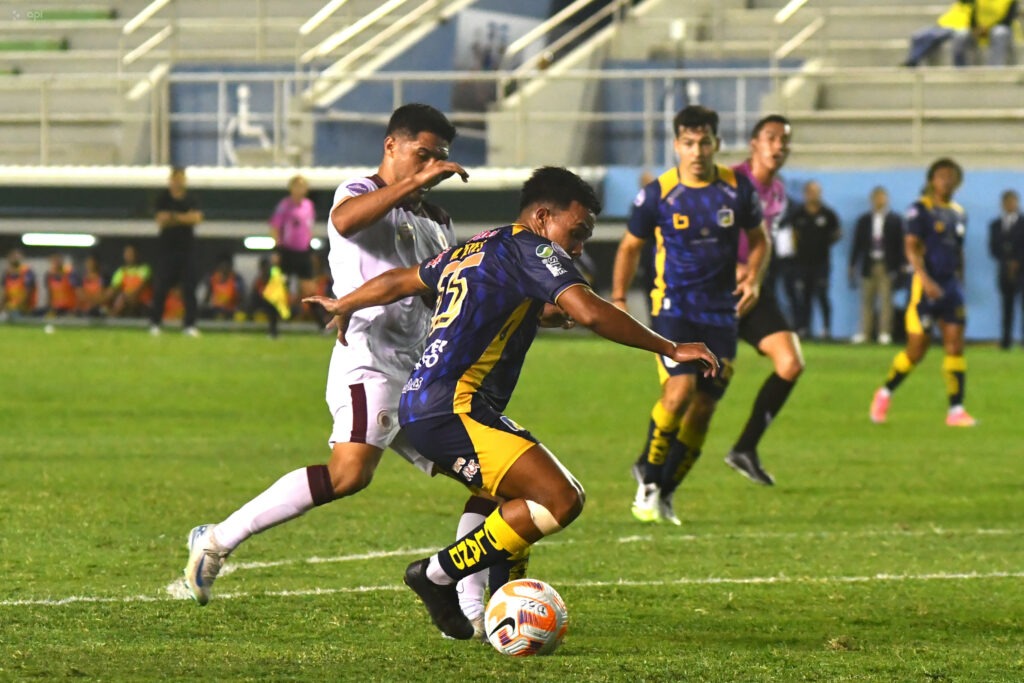 Delfín recibió a Vinotinto, en un partido por la Fecha 23 de la LigaPro Ecuabet