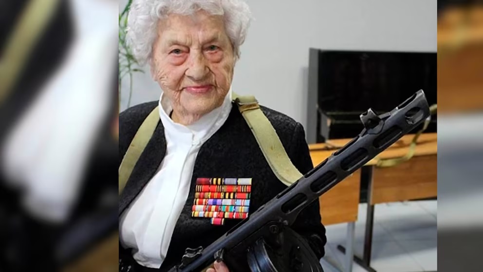 Adiós a la 'Abuela de Hierro' María Koltakova, la veterana de guerra que desafió la edad, muere a los 104 años