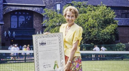 Angela Mortimer-Barrett , ex campeona de Wimbledon, muere a los 93 años
