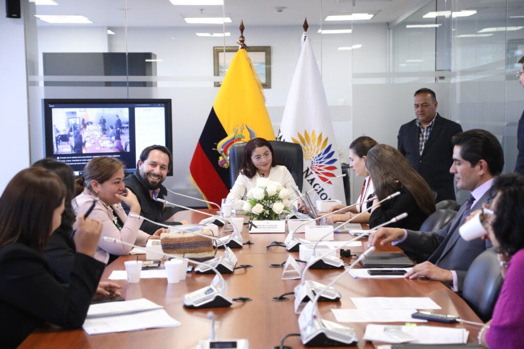 Autoridades de Pastaza plantean reformas en la Ley de Contratación Pública para la Amazonía