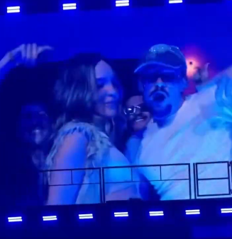 Belinda y Bad Bunny durante concierto en Puerto Rico