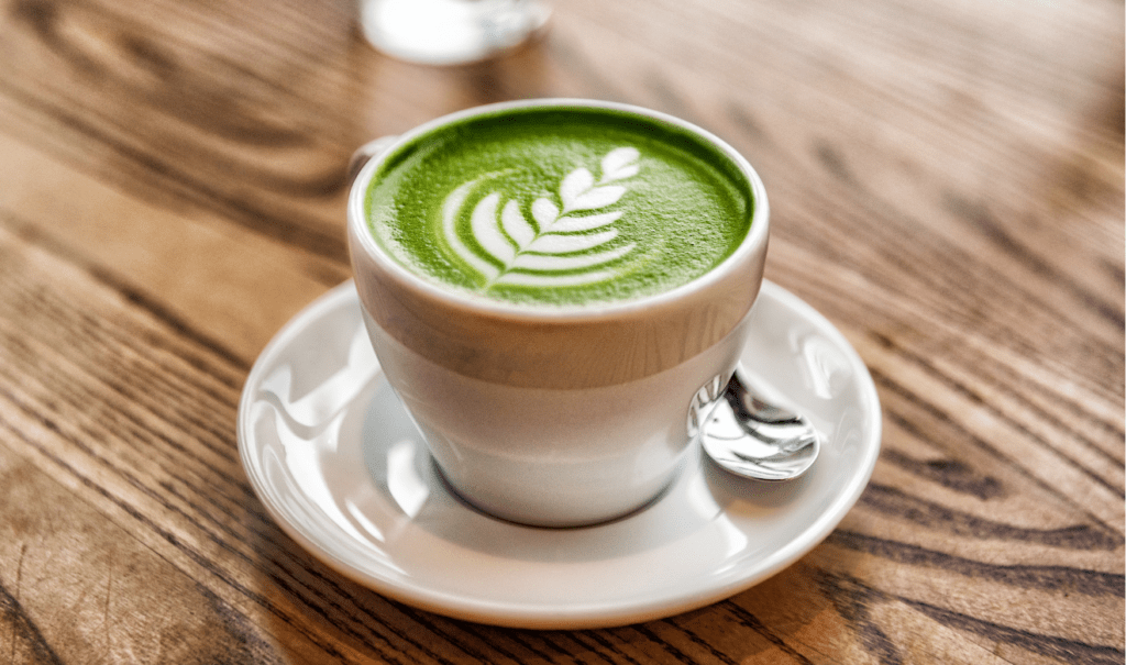 Beneficios y origen del matcha El té verde más popular de las redes sociales