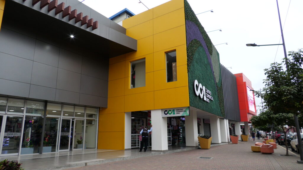 Bingo, descuentos y baile Así celebra el CC1 sus dos años en Portoviejo