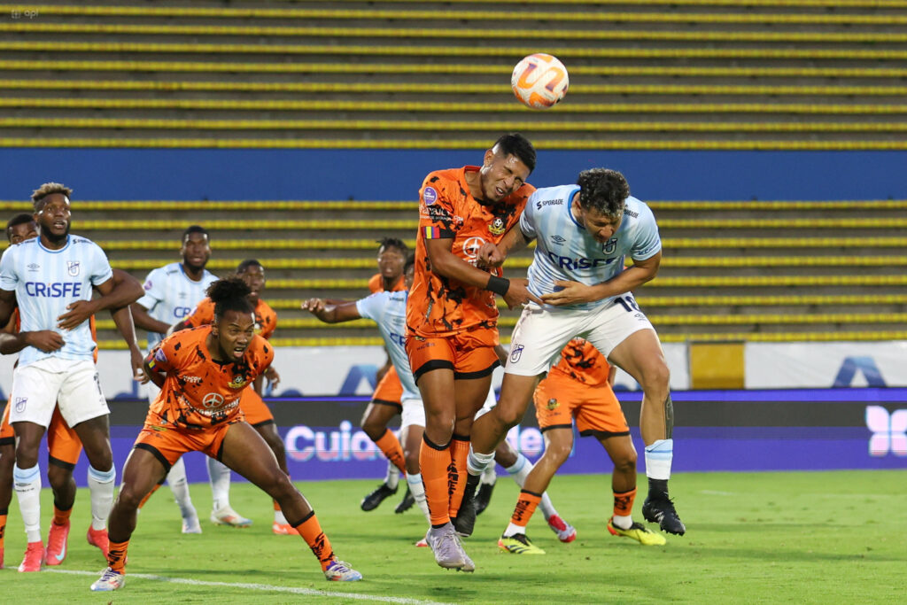 Byron Palacios salva un punto para Universidad Católica ante Libertad