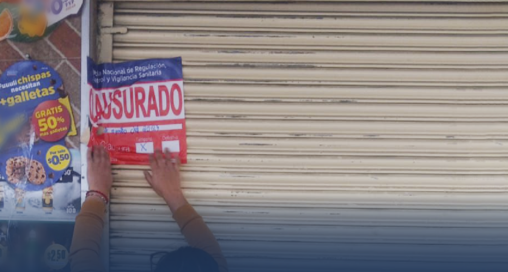 Clausurada una tienda en el sur de Quito por 2.223 productos caducados y plagas