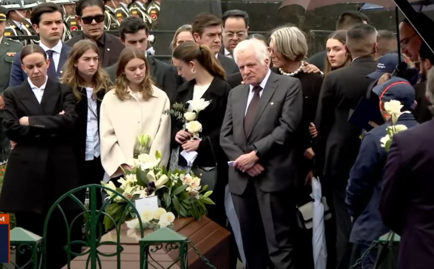 Colombia despide a Miguel Uribe Turbay en emotivo funeral en Bogotá