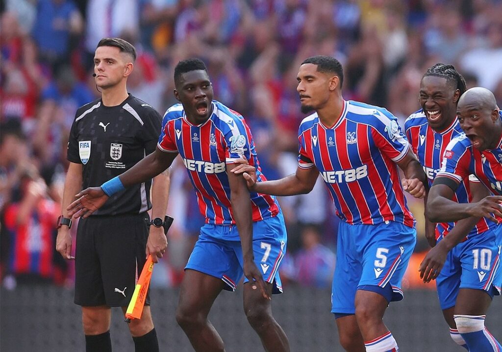 Crystal Palace excluido de la Europa League 2025-2026 por sanción de multipropiedad