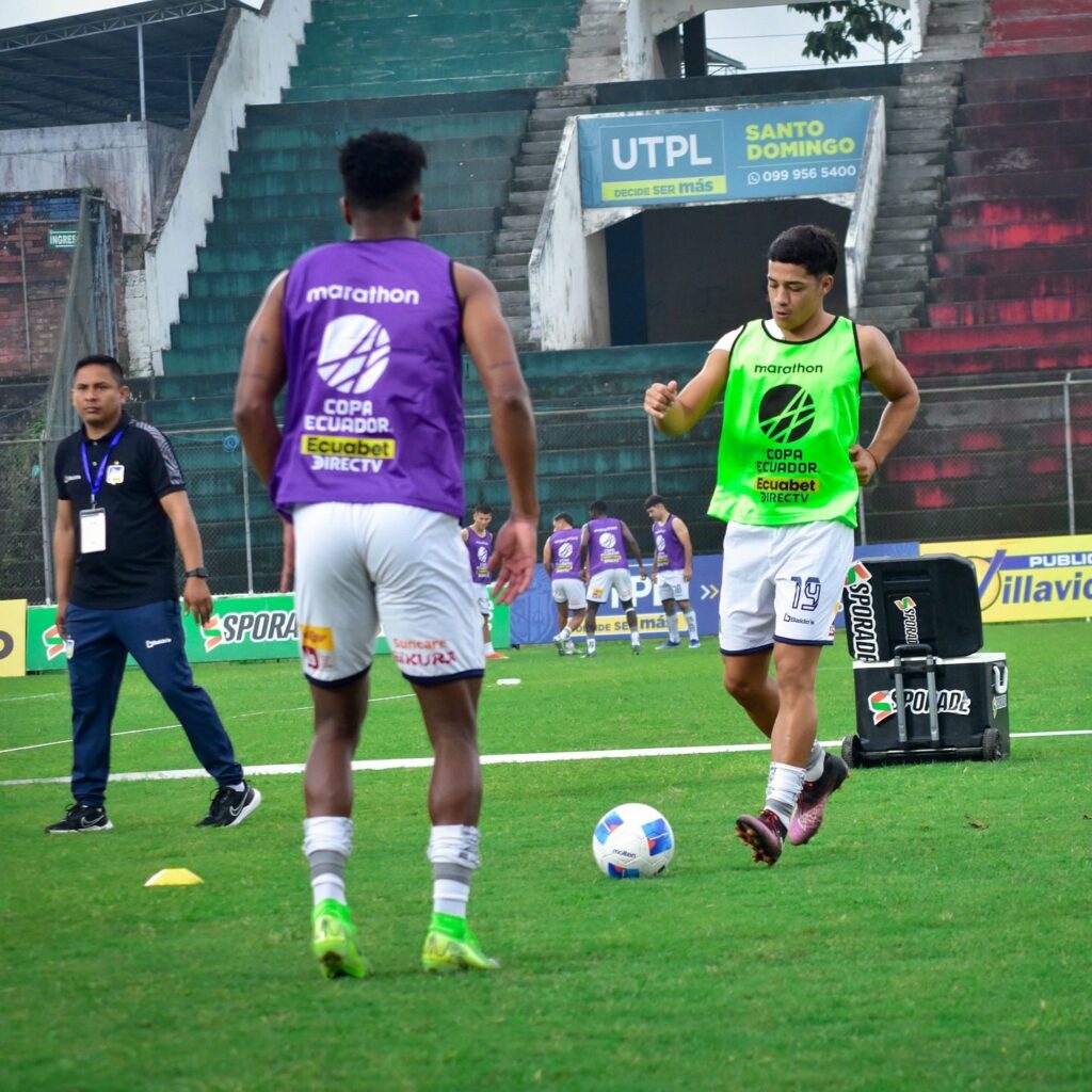 Brahian Cuello, jugador de Delfín SC.