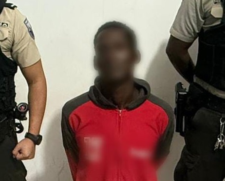 Detenido en Quinindé Policía incauta droga y radios en operativo sorpresivo