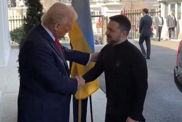 Donald Trump durante recibimiento de Volodímir Zelenski en Washington