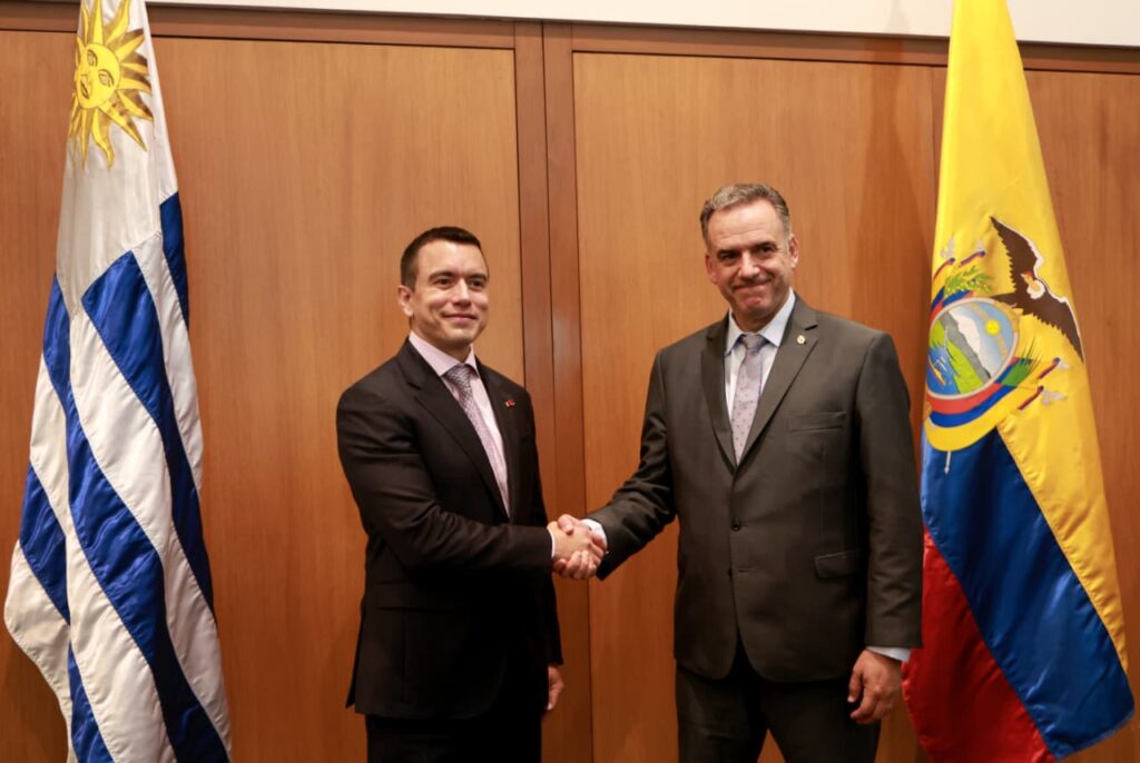 Ecuador y Uruguay firman acuerdos de seguridad para combatir el crimen organizado
