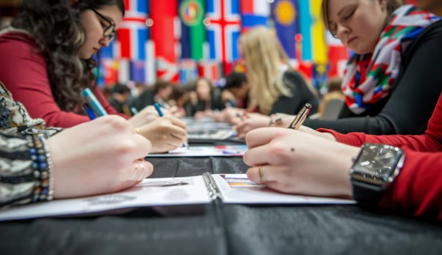 Ecuatorianos podrán aplicar a becas Chevening para estudios de posgrado en Reino Unido