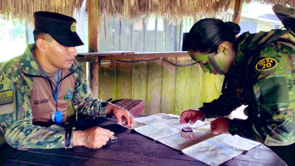 El Ejército de Ecuador abre postulaciones para profesionales en 14 áreas