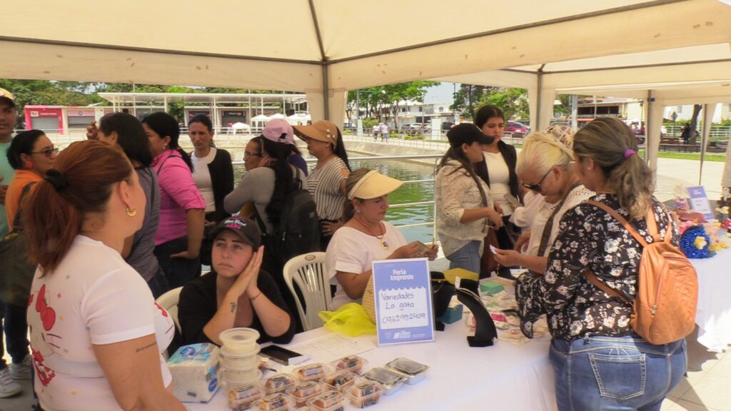 El Ministerio de Desarrollo Humano celebra el Mes de la Juventud en Portoviejo con brigada social y emprendimientos