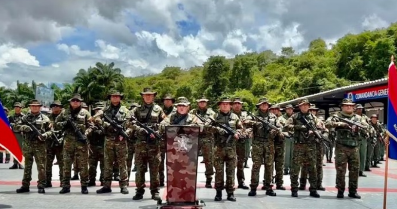 Elementos de la Fuerza Armada Venezolana difundieron mensajes grabados en video en respaldo a Nicolás Maduro