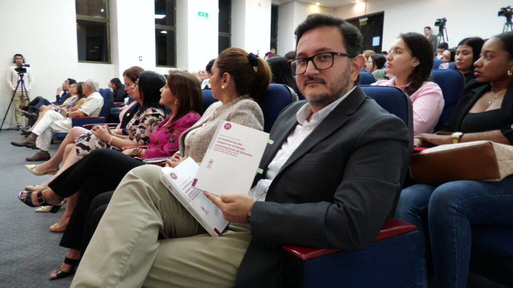 En Portoviejo realizan lanzamiento de libro sobre el Amparo en el Estado Constitucional