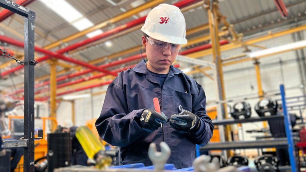 Estás son las 10 mejores empresas de Ecuador en atraer y fidelizar el talento en 2025, según el ranking de Merco. (Referencial-Ministerio de Producción)