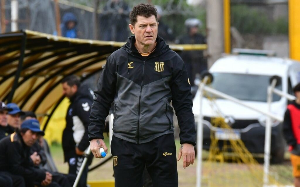 Gabriel Schürrer asume como nuevo técnico de Vinotinto FC y debutará ante Barcelona