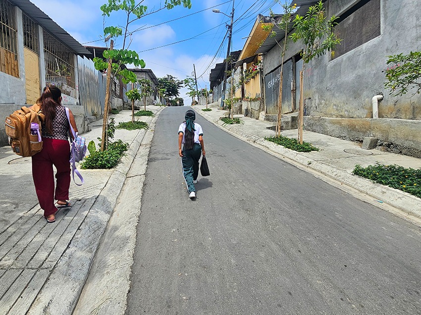 Flor de Bastión, en Guayaquil, registra avances con un plan municipal que pavimenta calles, mejora drenaje y optimiza servicios.