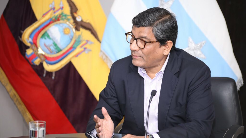 Ecuador negocia contrarreloj para revertir alza de aranceles en Estados Unidos