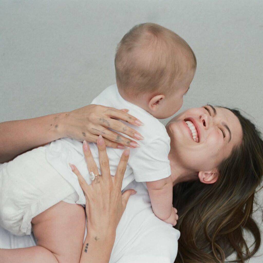 Hailey Bieber comparte tierno momento por el primer año de su hijo Jack