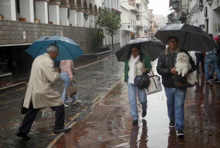 INAMHI alerta de lluvias para Cuenca.