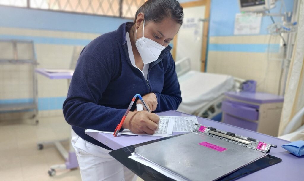Inversión de 50 mil dólares en medicamentos beneficia a 45 pacientes del Hospital de Riobamba