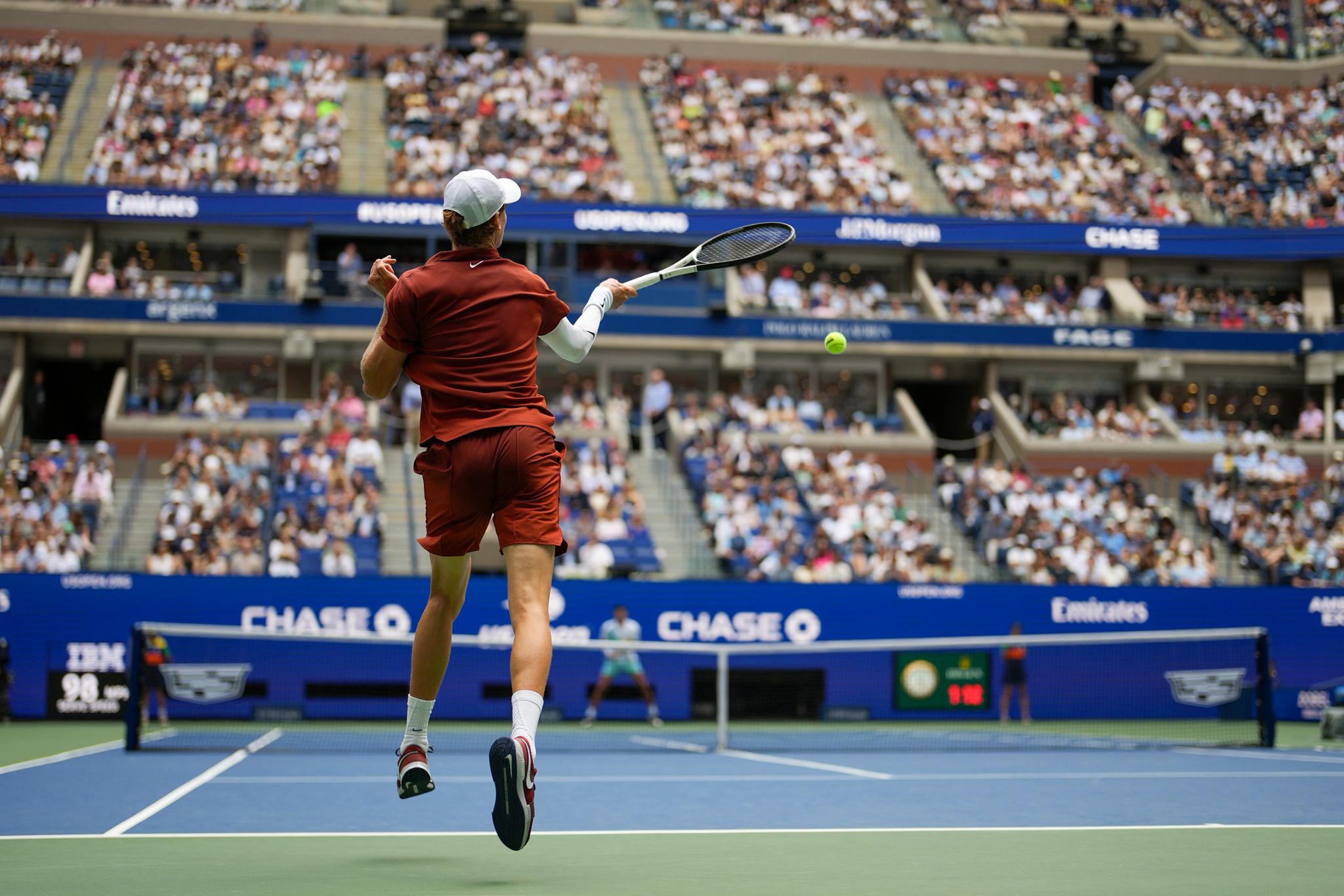 Jannik Sinner en una acción ante Alexei Popyrin en el US Open 2025