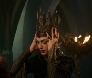 La actriz Gal Gadot personificó a la Bruja malvada en Blancanieves.