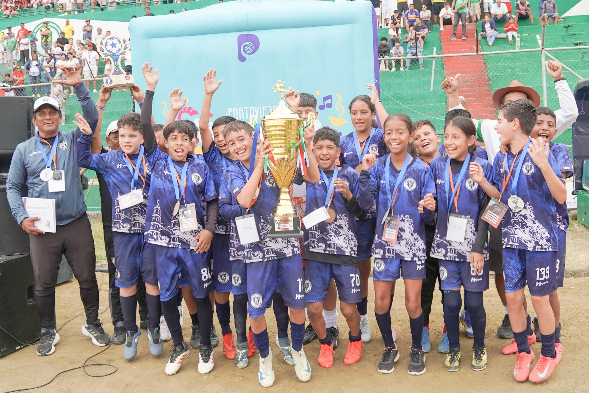 La escuela Independiente Paucar Dragonas se proclamó campeón en la categoría sub-11