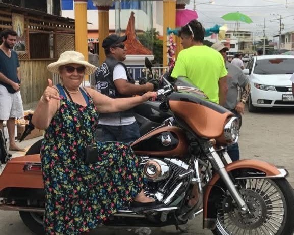 La responsable de ese milagro geográfico y espiritual tiene nombre propio: Liduvina García, una migrante ecuatoriana residente en Nueva York.