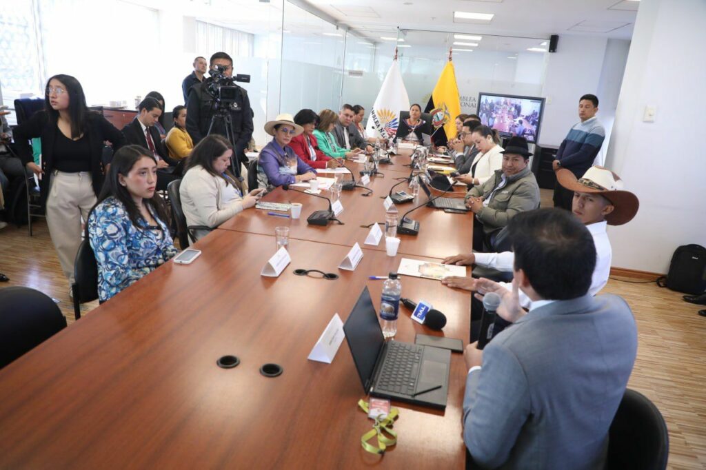 Legisladores analizan regulación de Inteligencia Artificial y proyecto de Ley de Educación Financiera