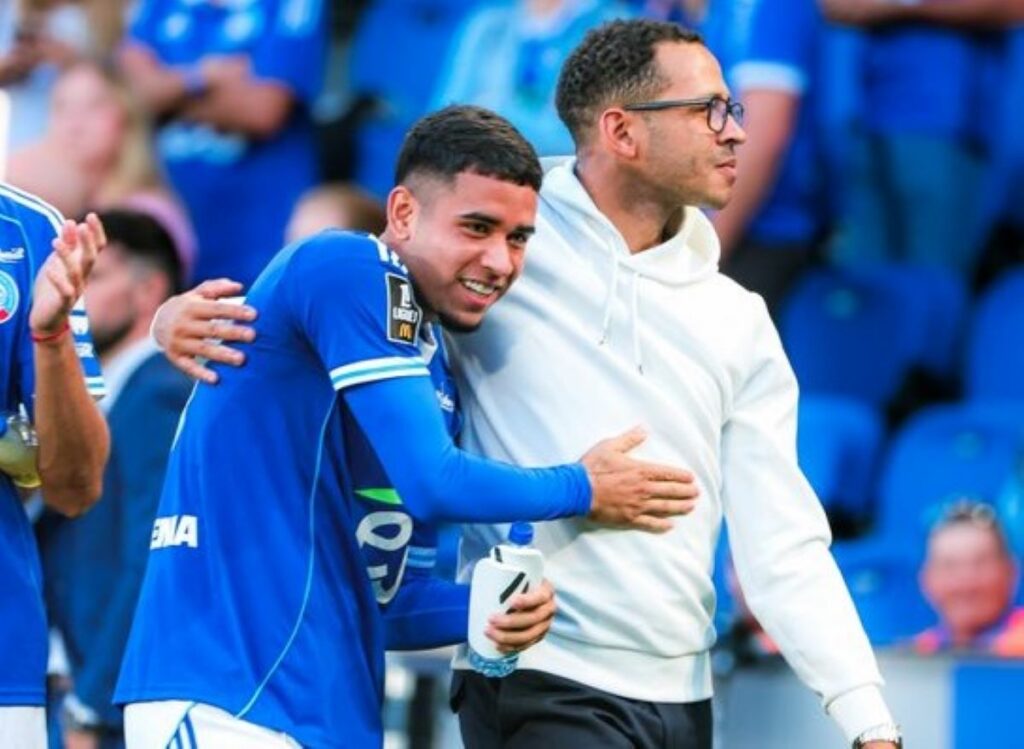 Liam Rosenior elogia el talento y actitud de Kendry Páez.