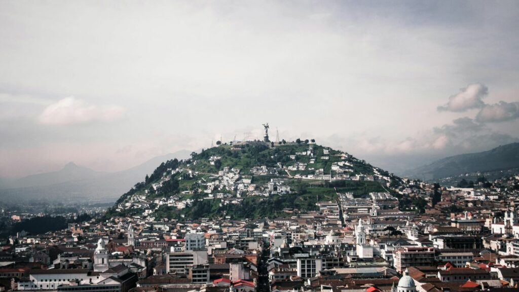 Clima en Ecuador este viernes 15 de agosto: nubosidad y lluvias moderadas en gran parte del país