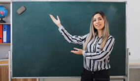 Ministerio de Educación lanza convocatoria para docentes, psicólogos y trabajadores sociales