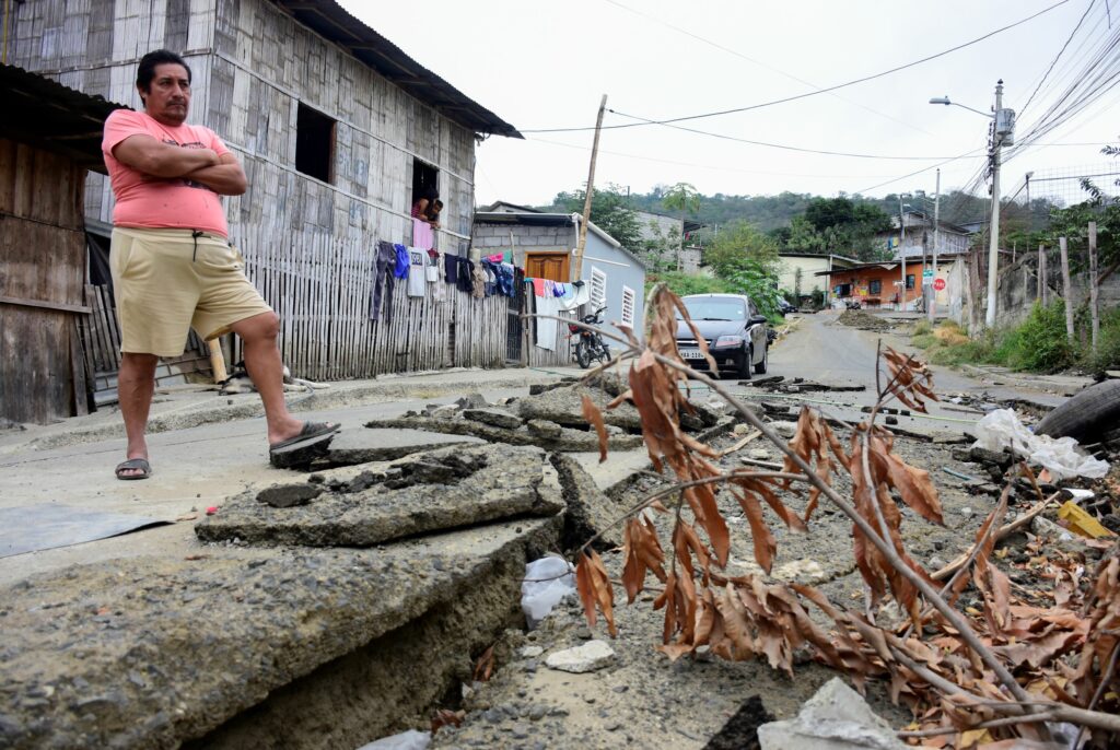 Moradores de Libertad II en Portoviejo exigen obras urgentes por deslizamiento de tierra