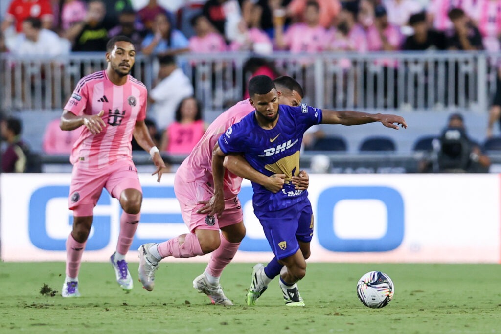 Pedro Vite asiste, pero Pumas cae ante Inter Miami en Chase Stadium