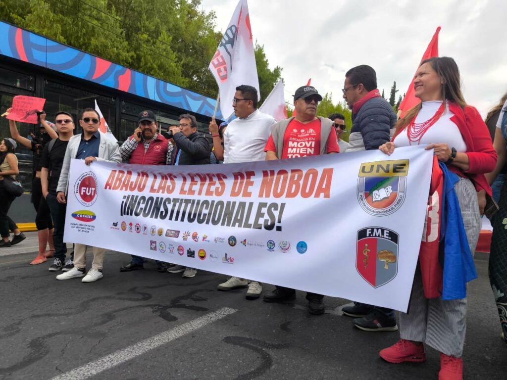 Protesta en Quito: Gremios respaldan a la Corte Constitucional y critican al Gobierno