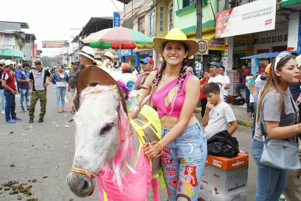 Puerto Limón festeja su 41 aniversario con la carrera de burros y elección de Mi Burra Bella
