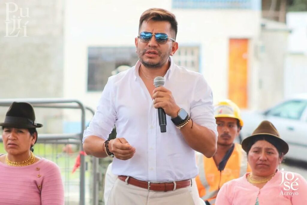 Quién es José Arroyo, el alcalde de Pujilí y primera autoridad LGBTI electa, ahora detenido por peculado