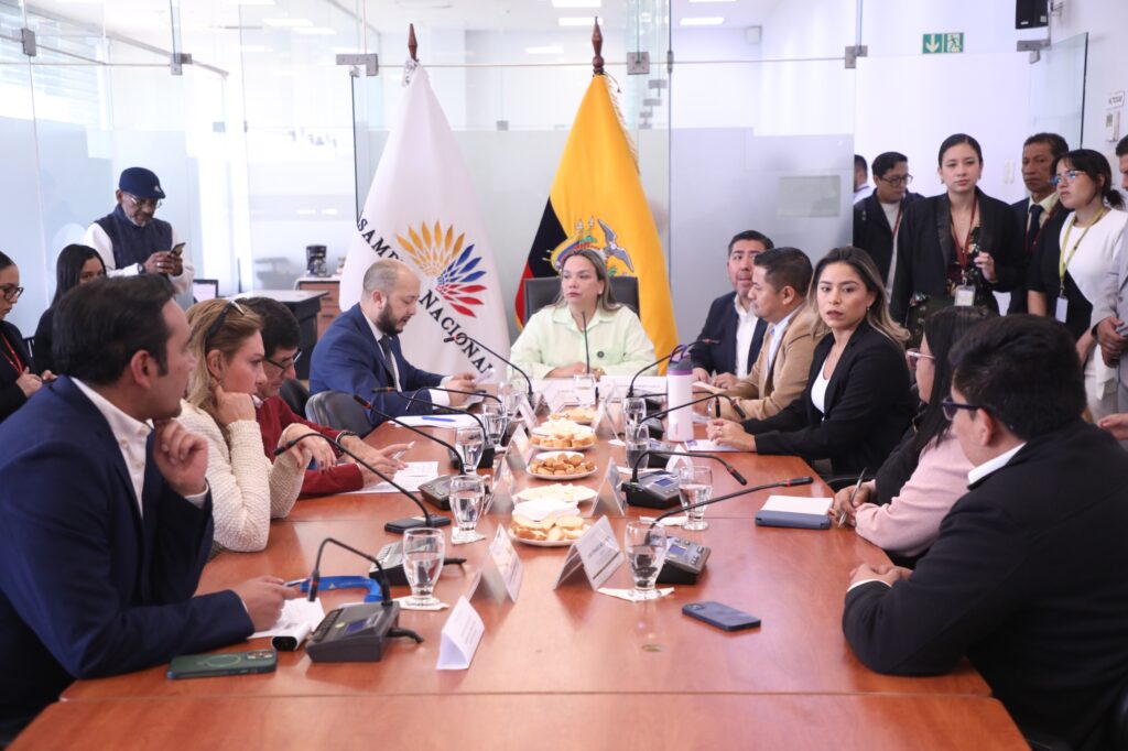 Reforma agraria: Proponen garantizar derechos de comunas en leyes de tierras y aguas